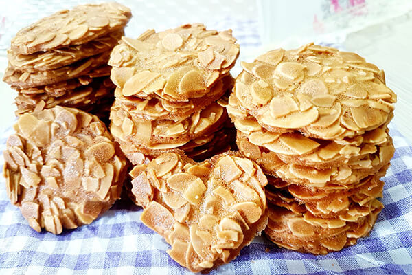 Bánh quy hạnh nhân là món bánh phổ biên được nhiều người keto ưa thích
