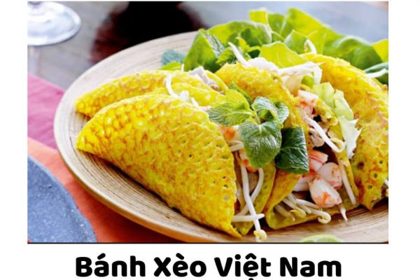 Bánh xèo là món đặc sản được nhiều người ưa thích